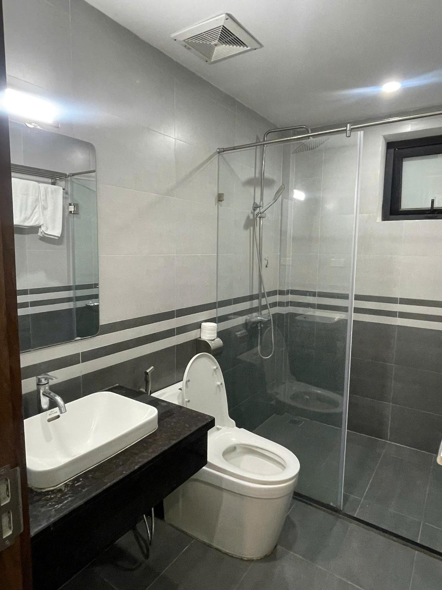 Era Apartment Xuan Thuy Hanoï Extérieur photo
